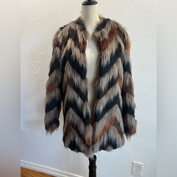 Amuse Society Faux Fur Chevron Jacket – Size XS - Picture 2 of 14